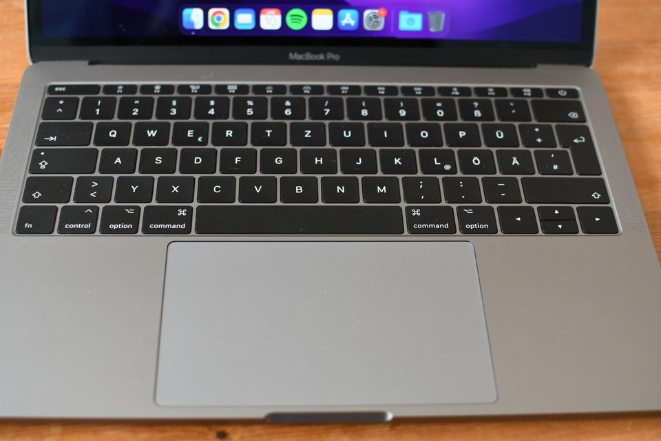 MacBook Pro 2017 13-inch + Logitech MX Keys + Apple Magic Mouse in Nürnberg (Mittelfr)
