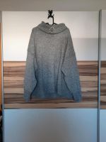 Rollkragen Pullover mit Brosche Damen Nordrhein-Westfalen - Grevenbroich Vorschau