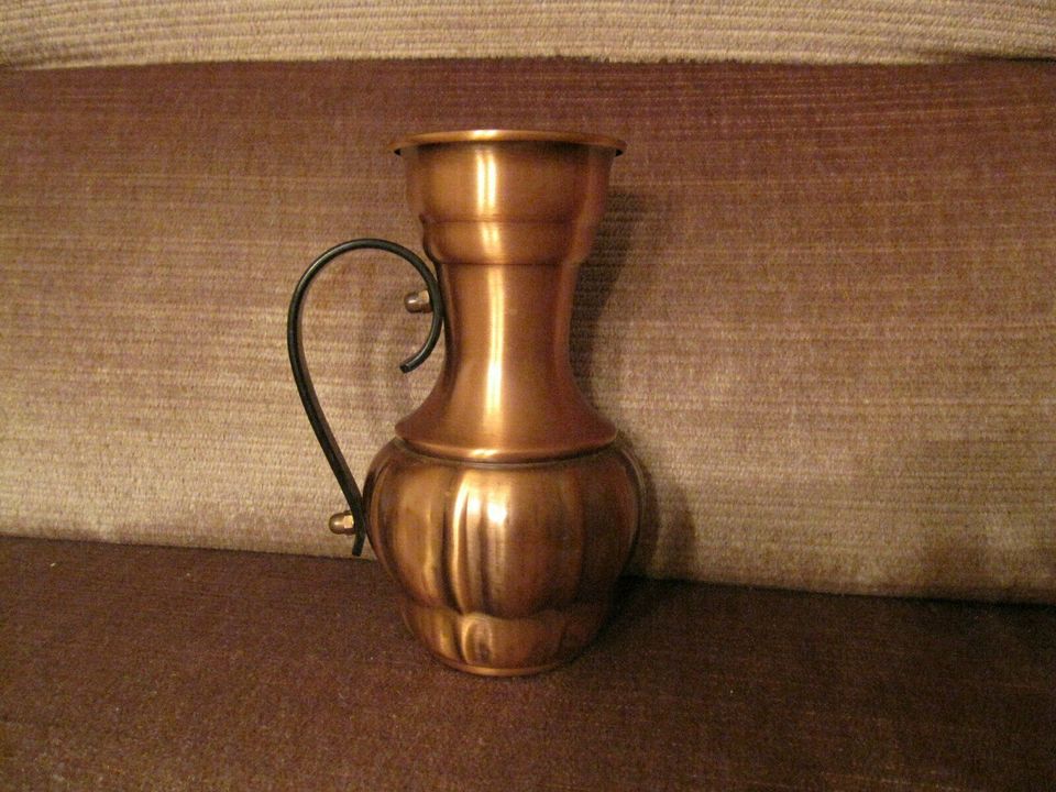 Karaffe / Vase kupferfarben 16 cm groß in Wagenfeld