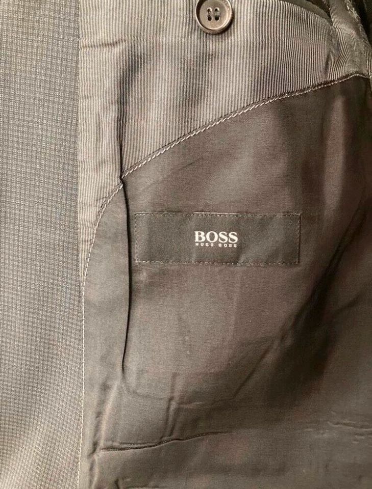 Hugo Boss Anzug 48/50 Black Label in Hatzenbühl