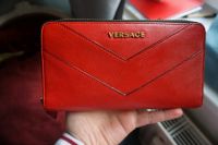 Versace Portemonnaie Geldbörse rot Leder np 520€ Designer Luxus Hamburg - Wandsbek Vorschau