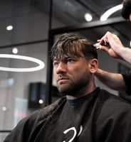 Friseur:in / Stylist:in (m/w/d) München München - Schwabing-Freimann Vorschau