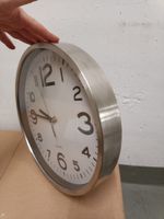 Uhr aus gebürstetem Aluminium - Design Klassiker Hessen - Gießen Vorschau