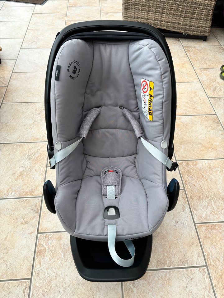 Maxi Cosi I-Size Babyschale in Jüchen