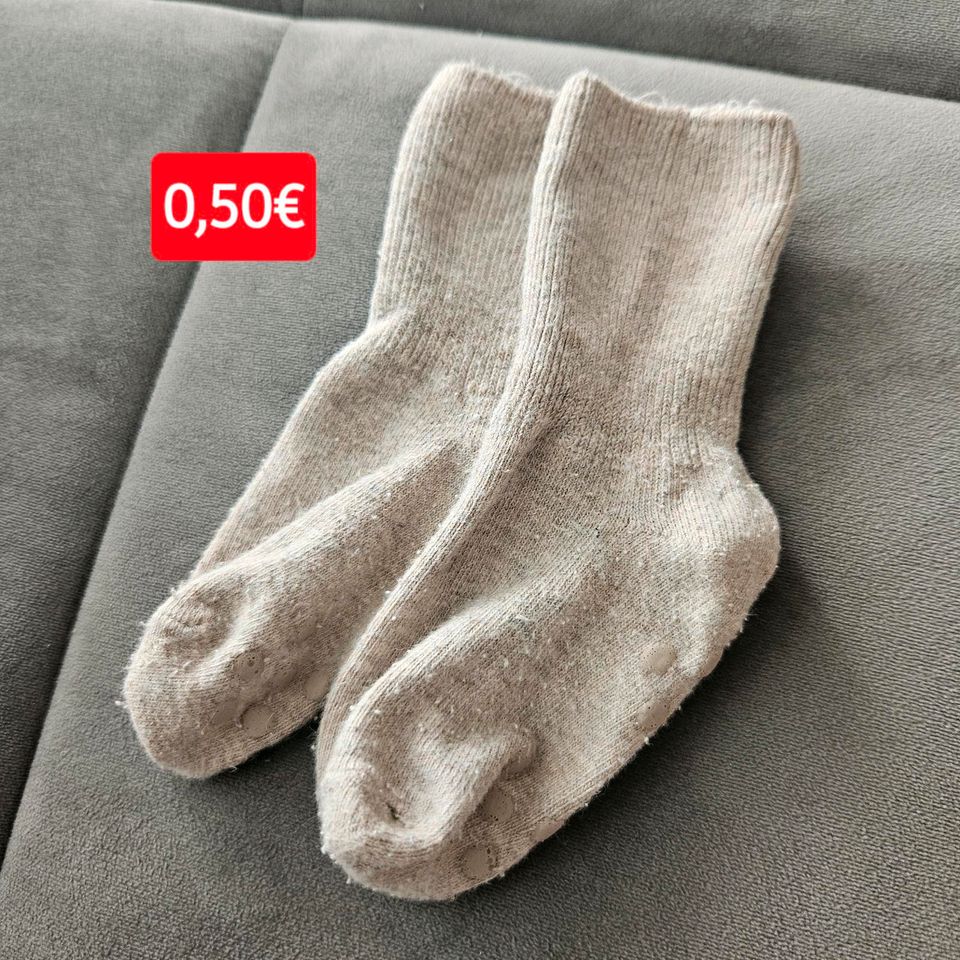 H&M Socken 0,50€ in Regensburg