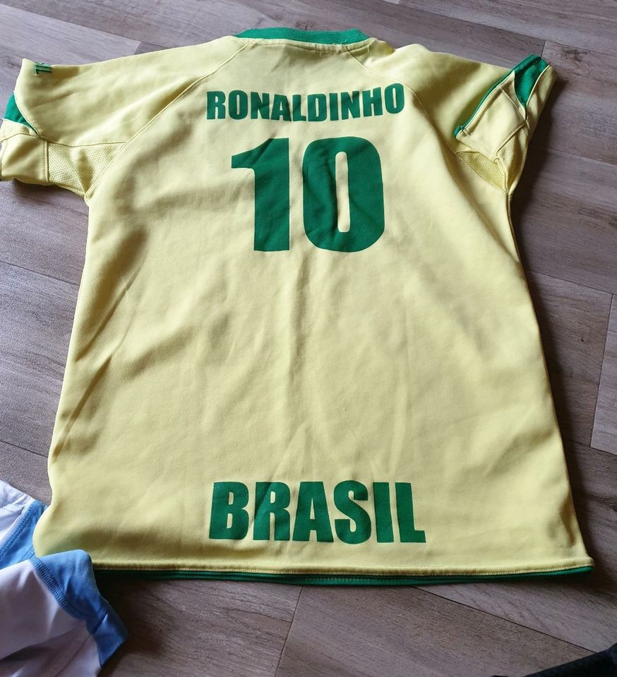 Trikot RONALDINHO Gr 164 in Uetze