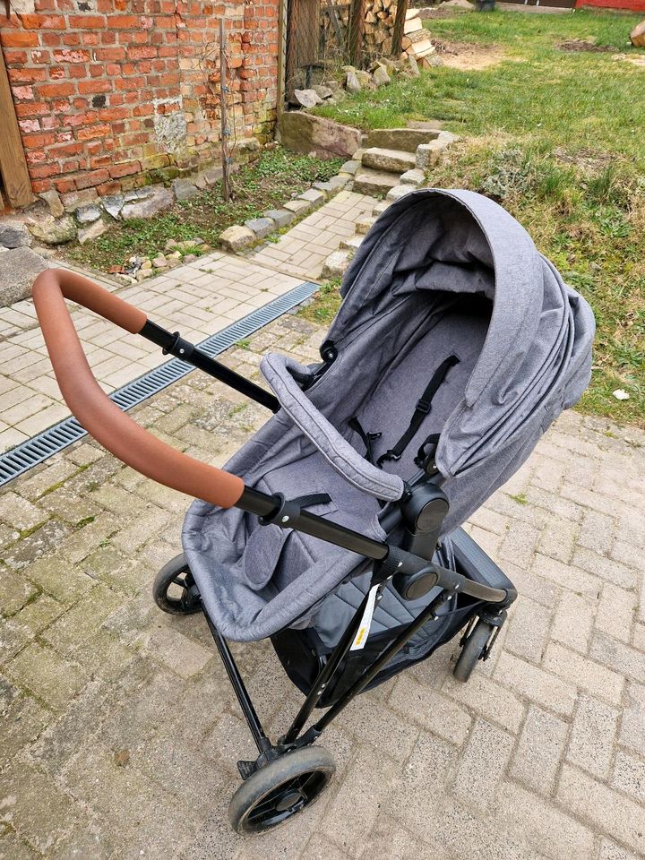 Kinderwagen 3in1 Buggy Sportkarre Kinderwagenset Babyschale in Steinhagen in MV