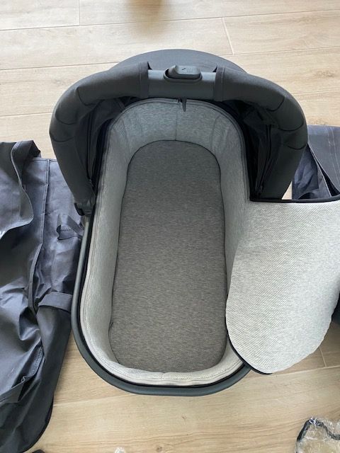 WieNeu: UppaBaby Vista V2 Kinderwagen Babywanne Jake schwarz in Ahrensfelde