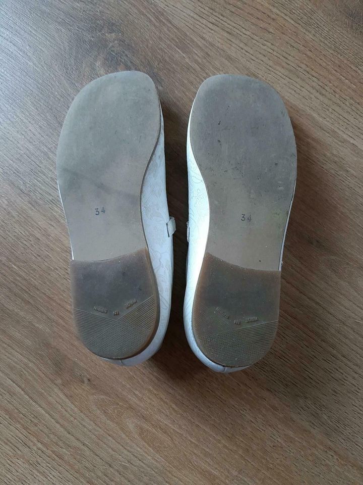 UHC Kommunion Mädchen Schuhe Ballerinas weiß Creme Gr.34 festlich in Duisburg