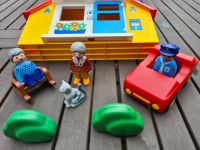Playmobil 1-2-3 Haus Auto Figuren Schaukelstuhl Katze Spiel Spaß Schleswig-Holstein - Glasau Vorschau