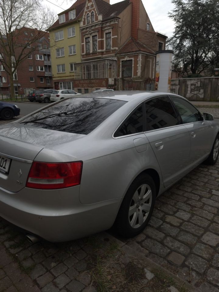 Audi A6 2.4l multitronic mit Rückfahrkamera in Essen