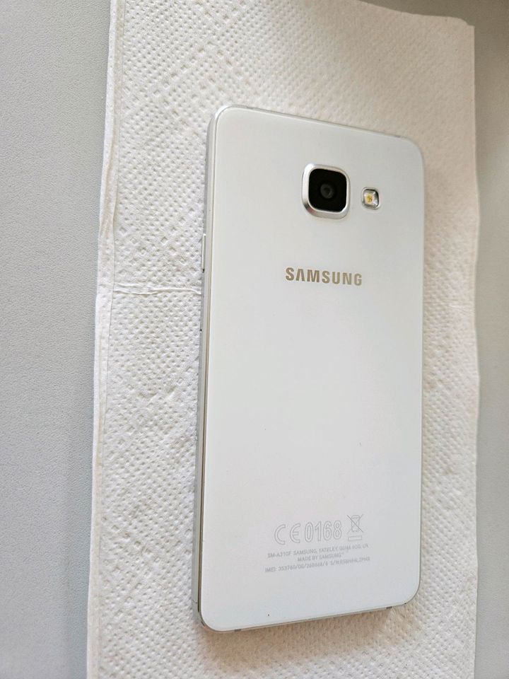 Samsung Galaxy A3 2016 16GB in Ruppichteroth
