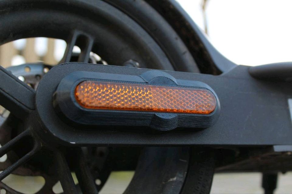 Xiaomi 1S & Pro 2 E-Scooter AirTag Halter in Kaarst