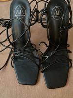 Schwarze Heels zum Binden Bayern - Bayreuth Vorschau