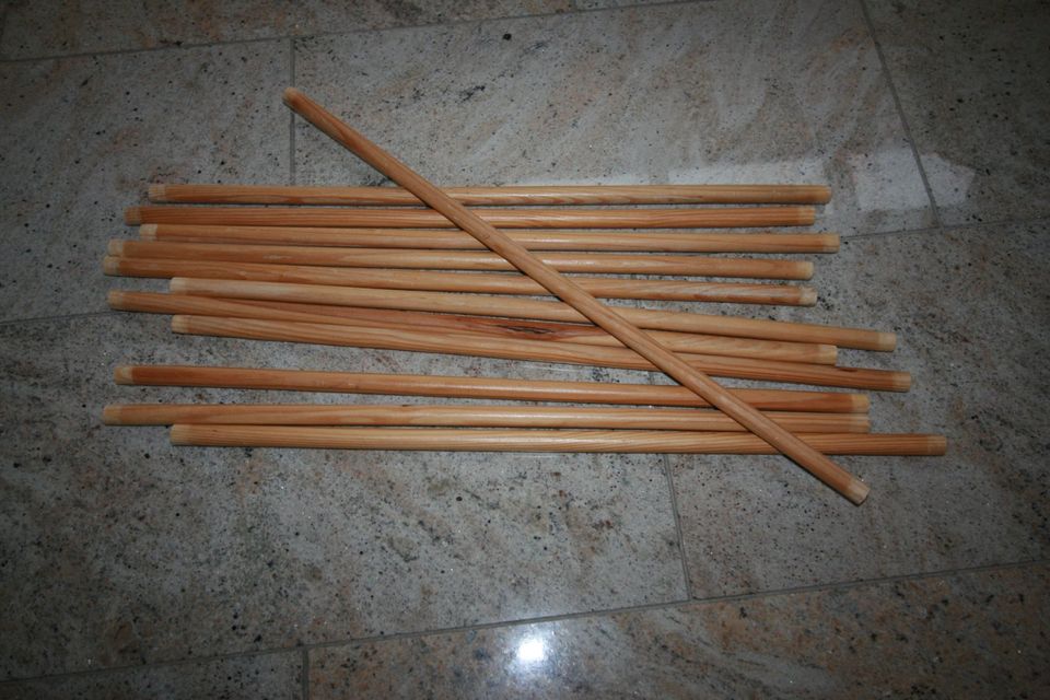 Holzstäbe Stab Stäbe Holzstab basteln 64,5cm x 1,6cm 12 Stück in Theismühlen