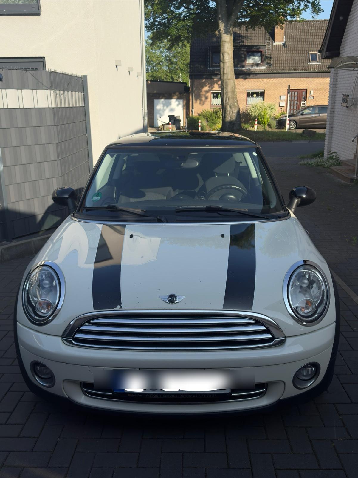 Abbildung des Autos MINI COOPER