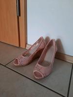 Sandalen Keilabsatz Gr. 38 ausgefallen kaum getragen Bayern - Schwarzach Vorschau