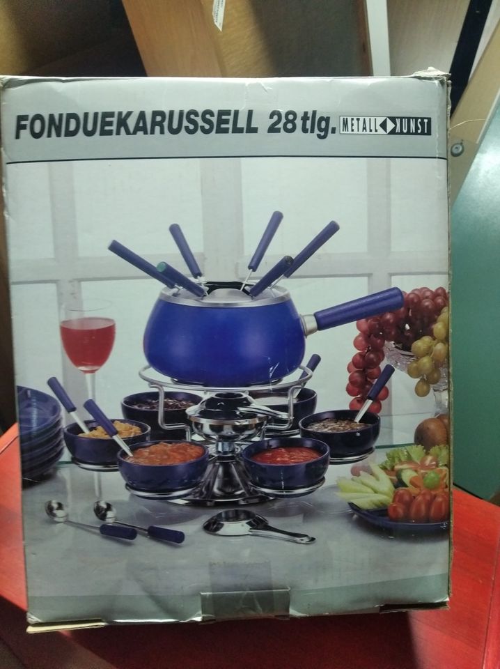 Nagelneues Fondue Set 28 teilig in Waldshut-Tiengen