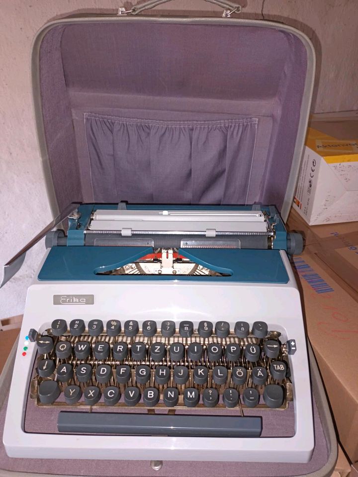 Schreibmaschine DDR in Zahna-Elster