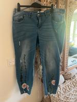 Jeans modisch mit Stickereien Bayern - Würzburg Vorschau