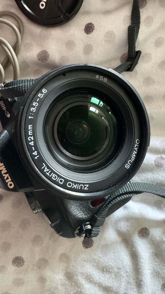 Spiegelreflex Kamera Olympus E-400 in Mittenaar