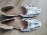 Next Damen Sommer Schuhe Leder Sandalen Weiß Gr.38,5 Neu Neustadt - Huckelriede Vorschau