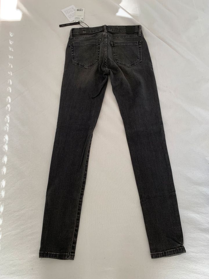 Jeans von Mango Elektra Schwarz/Grau Gr. 36 Neu in Hamburg