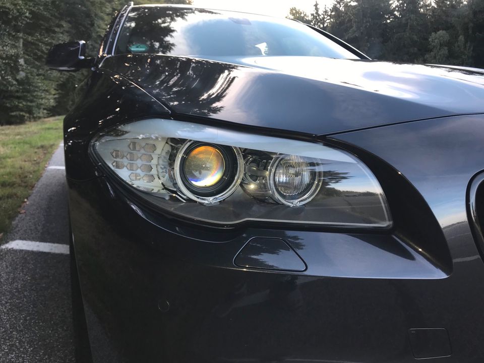 BMW 525 XDrive in Regen