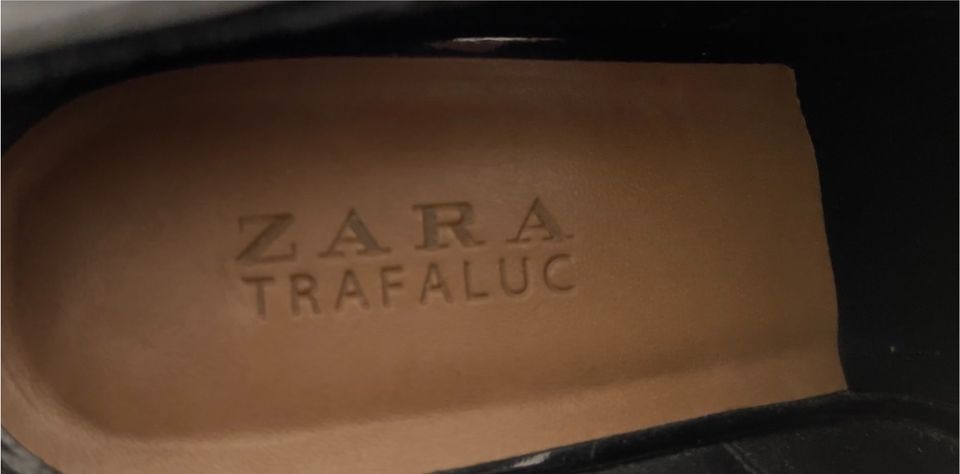 Lack Schuhe von Zara in Detmold