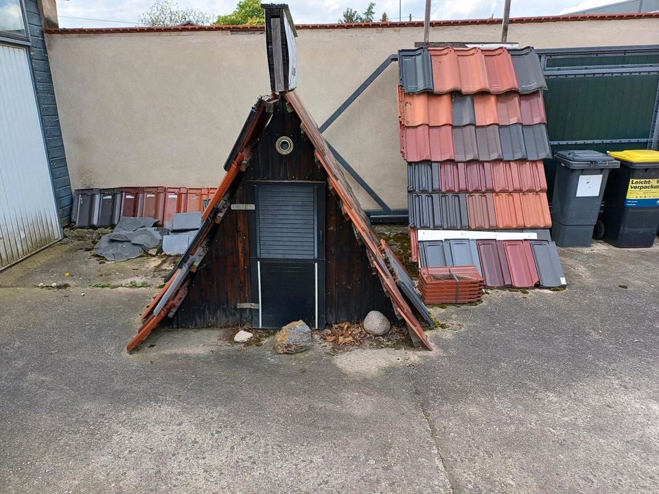 Dachziegel  Hütte in Rackwitz