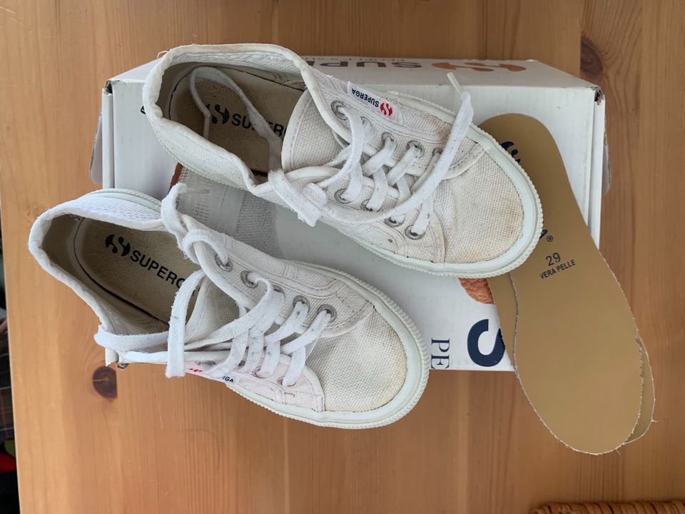 Superga Leinen Sneaker Turnschuhe weiß OVP Gr. 29 in Nordvorpommern -  Landkreis - Semlow | Gebrauchte Kinderschuhe Größe 29 kaufen | eBay  Kleinanzeigen ist jetzt Kleinanzeigen