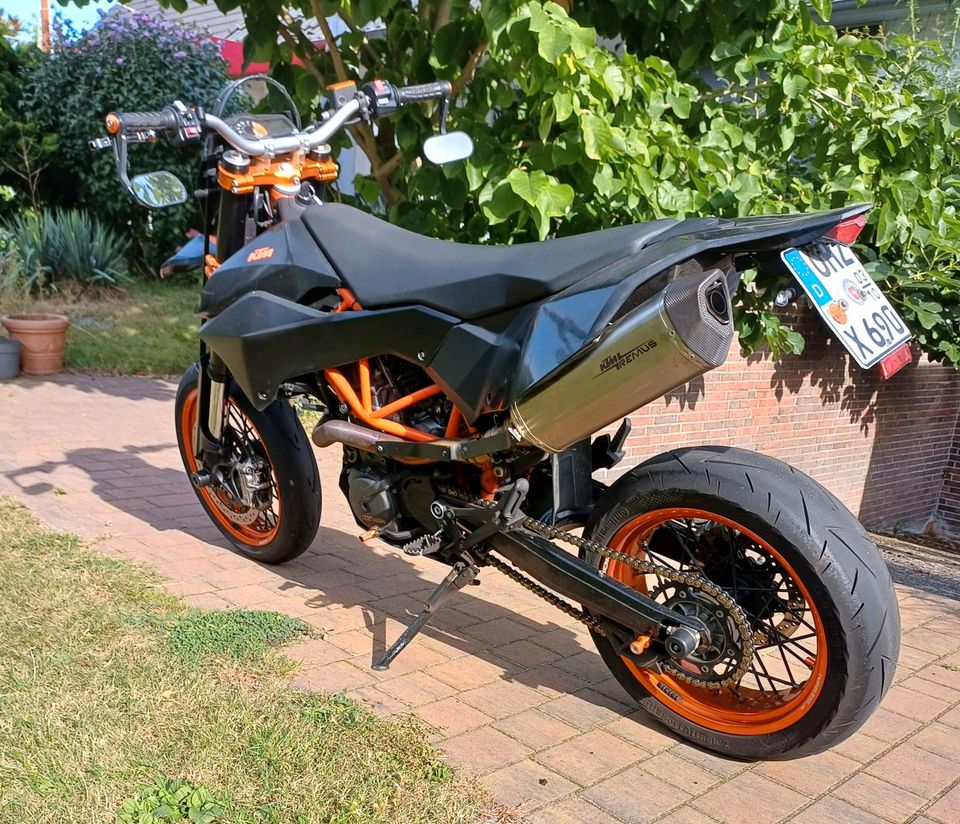 KTM 690 SMC R in Grasberg