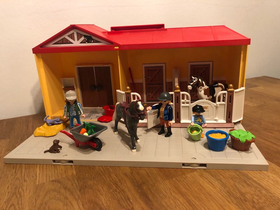 PLAYMOBIL 5348 Pferdestall zum Mitnehmen Spielzeug Stall Pferde in München  - Schwabing-West | Playmobil günstig kaufen, gebraucht oder neu | eBay  Kleinanzeigen ist jetzt Kleinanzeigen