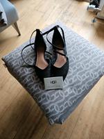 1 UGG Sandale Ballerina Größe 37 Modell Izabel Mar top Düsseldorf - Heerdt Vorschau