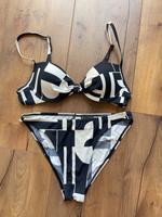Esprit Bikini-Set schwarz-weiß geometrische Formen 36A/34 Bayern - Moosthenning Vorschau
