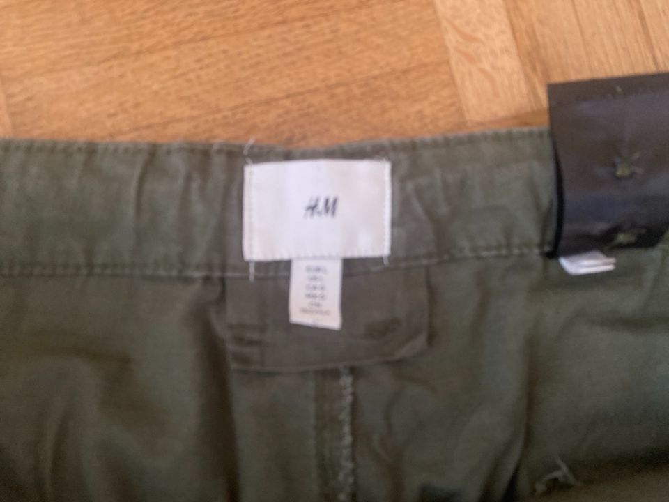 Herren Shorts H & M Größe L grün kurze Hose in Bielefeld