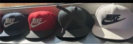 Nike Kappe Cap teilweise wie neu SnapBack in Kefenrod