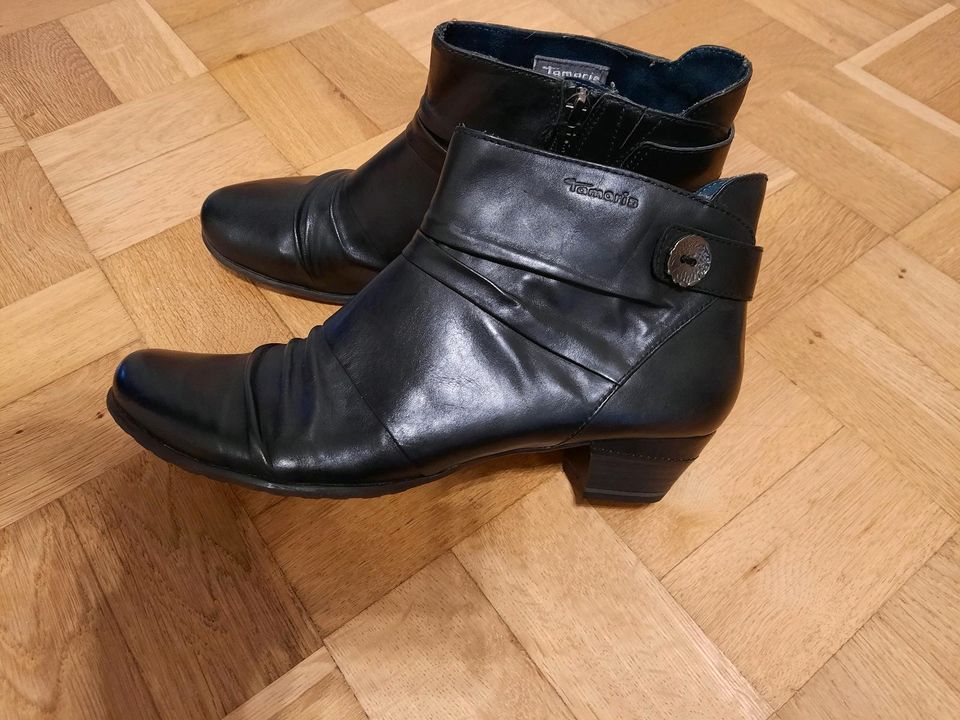 Tamaris Stiefeletten 42 Größe neu in Karlsruhe