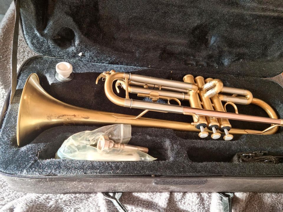 B Trompete  Monzani in Erkelenz