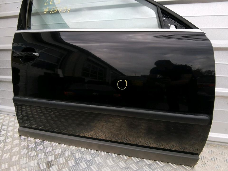 VW Passat 3B 3BG - Tür vorne rechts Schwarz Metallic in Lippstadt