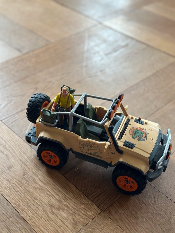 Schleich Wildlife Jeep Auto Ranger in Stuttgart