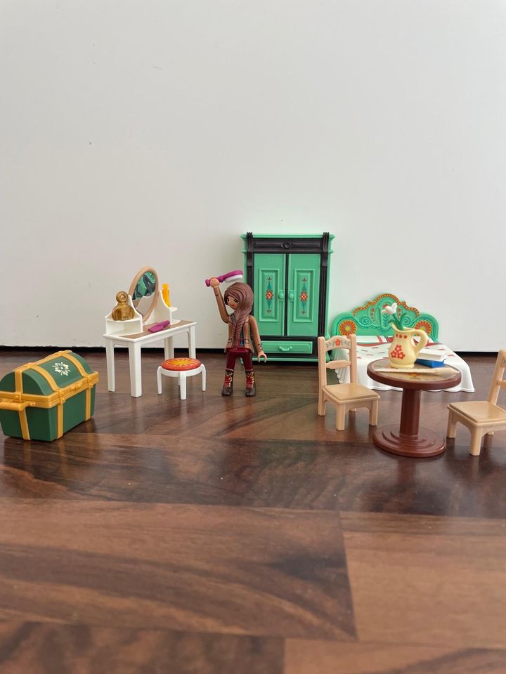 Playmobil Spirit Luckys Zimmer und Küche in Frankfurt am Main