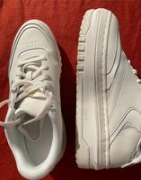 Leder Sneaker von Reebok mit Plateau Sohle Gr 40 Neu Nordrhein-Westfalen - Bünde Vorschau
