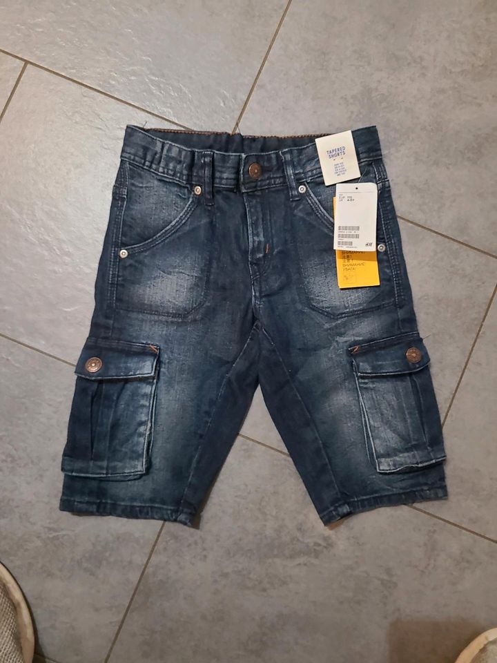 H&M Tapered Jeans Shorts Gr 110 Cargo Style - NEU mit Etikett in Müllheim