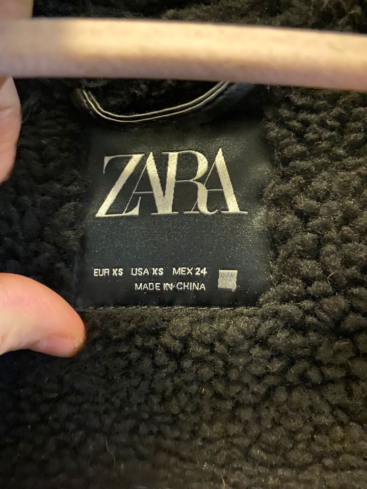 Zara Winter Jacke Teddy XS in Gräfelfing