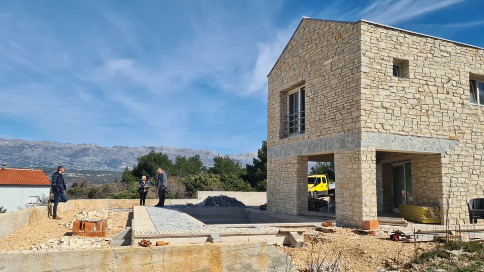 Kroatien, Region Zadar: Mediterranes Steinhaus mit Pool und Meerblick am Novigradsko More - Immobilie H2123 in Rosenheim