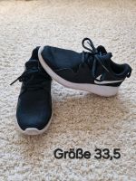 Nike Turnschuhe Sportschuhe Größe 33,5 Sachsen - Borna Vorschau