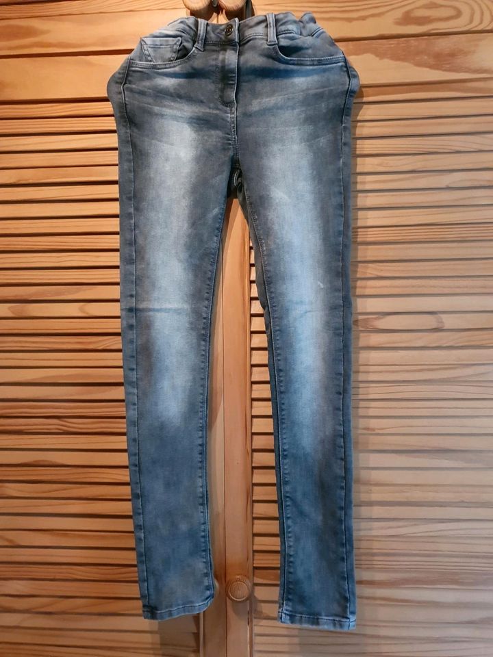 S. Oliver Jeans Gr 152 in Freiburg im Breisgau