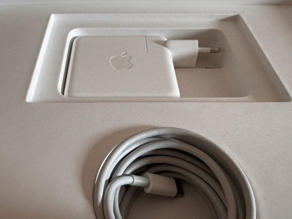 MacBook Pro M1 aus 2020 - wie Neu in Buchloe