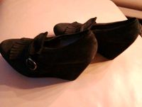 Schuhe schwarz Wildleder, Damen, Größe 40 ,Keilabsatz Niedersachsen - Lüneburg Vorschau